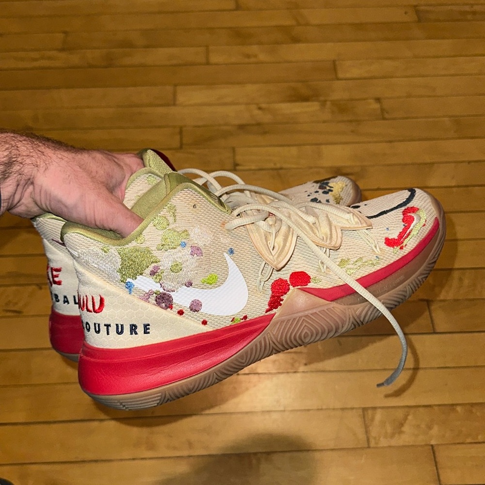 Kyrie Bandulu Basketball Size 11.5